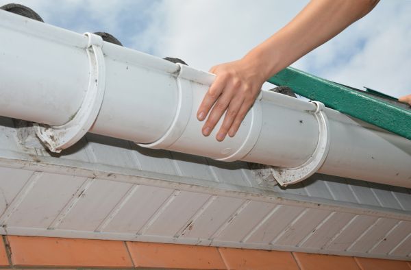 Gutter Reattachment in Waynesville